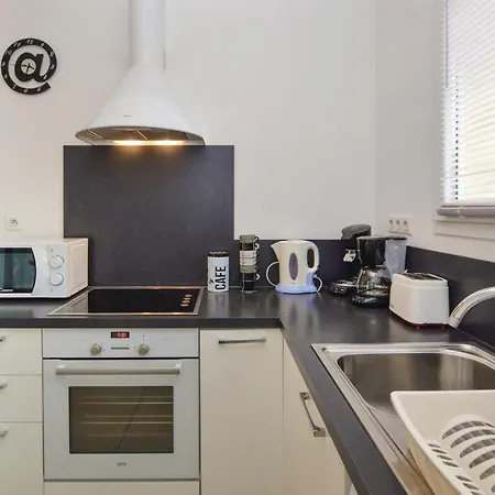 Nice In W/ Wifi, 1 Bedrooms And Outdoor Swimming Pool Solaro