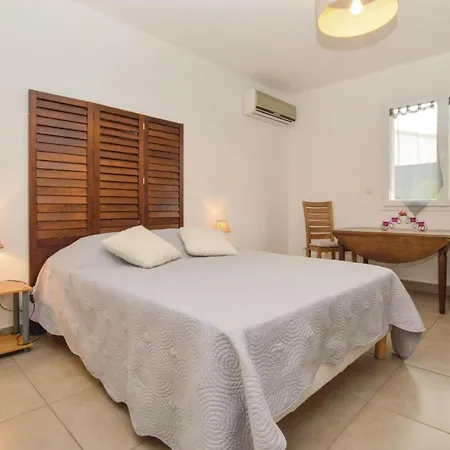 Nice In W/ Wifi, 1 Bedrooms And Outdoor Swimming Pool Prázdninový dům